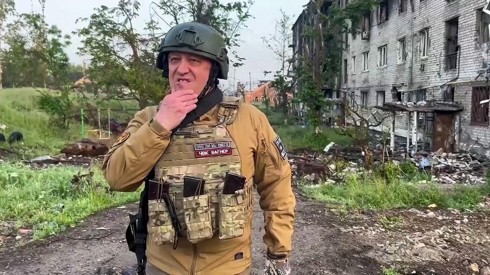 قائد فاغنر يعلن تمردا مسلحا ضد قيادة الجيش الروسي ويؤكد 