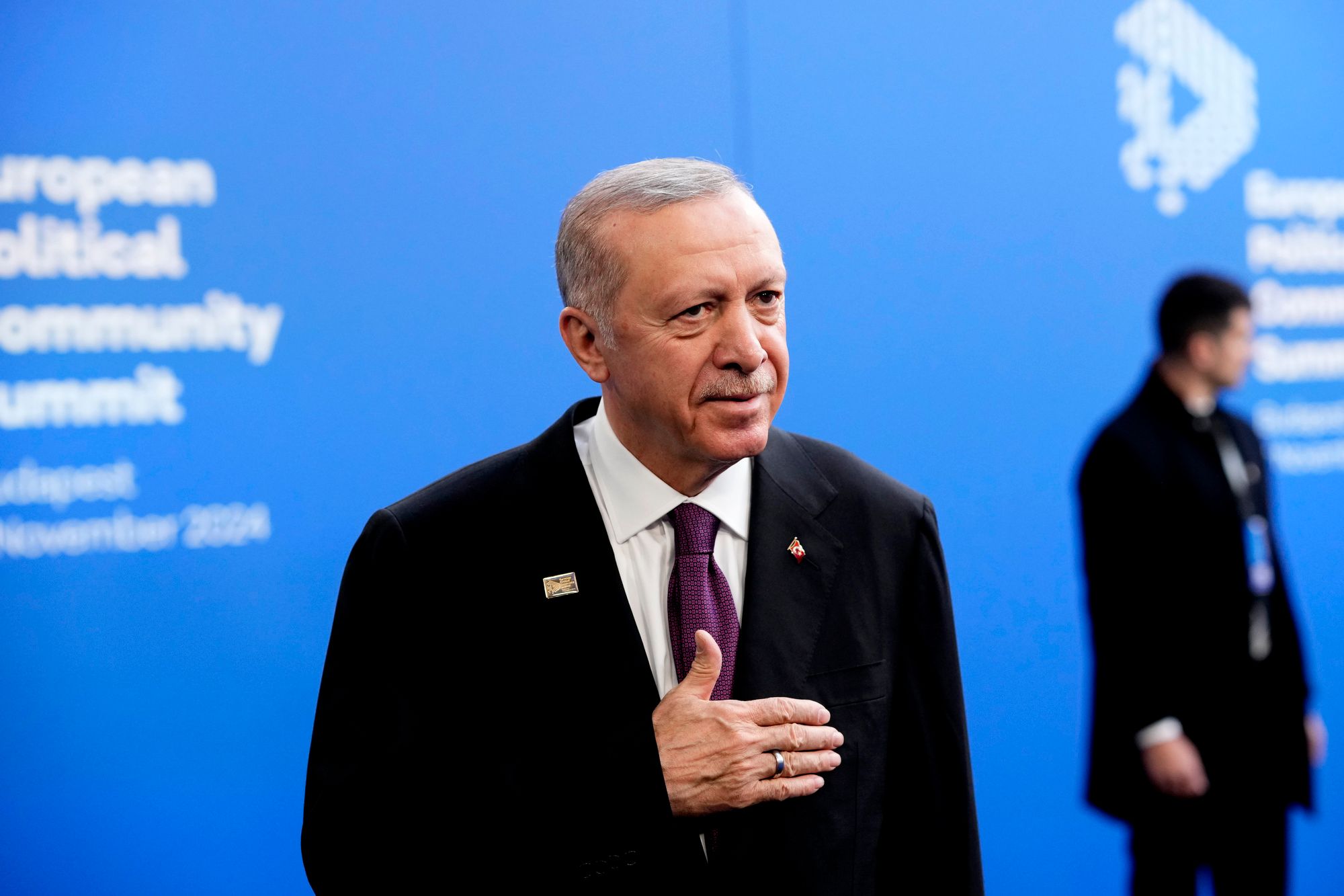 أردوغان يكشف عن نظام الدفاع الجوي التركي الجديد "القبة الفولاذية"