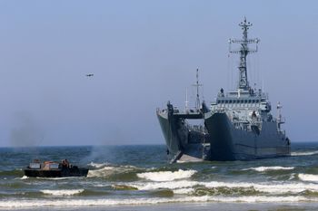Des troupes de l'OTAN effectuent un exercice militaire sur la Baltique, en Lituanie