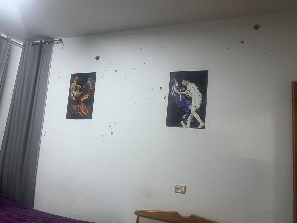 مسيرة تطلق قنبلة على منزل في كفر كنا 