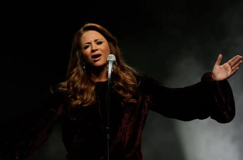 Julia Boutros Chanteuse Libanaise Soutien De Nasrallah Sort Un