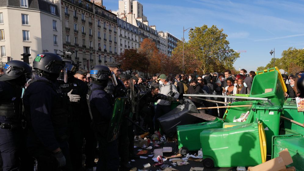 AP Photo/Aurelien Morissard Émeutes en France, le 06.10.2026