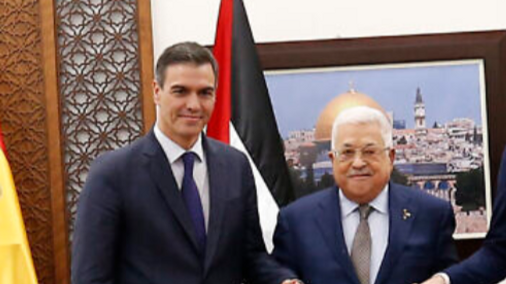 Le président de l'Autorité palestinienne, Mahmoud Abbas (à droite) et le Premier ministre espagnol Pedro Sanchez