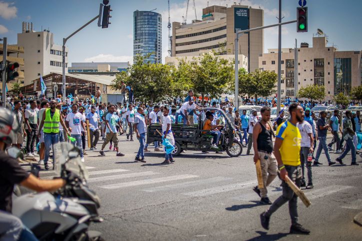 At Least 1 Killed, 5 Wounded In Clashes Between Eritrean Migrants In Tel Aviv - Vimarsana News