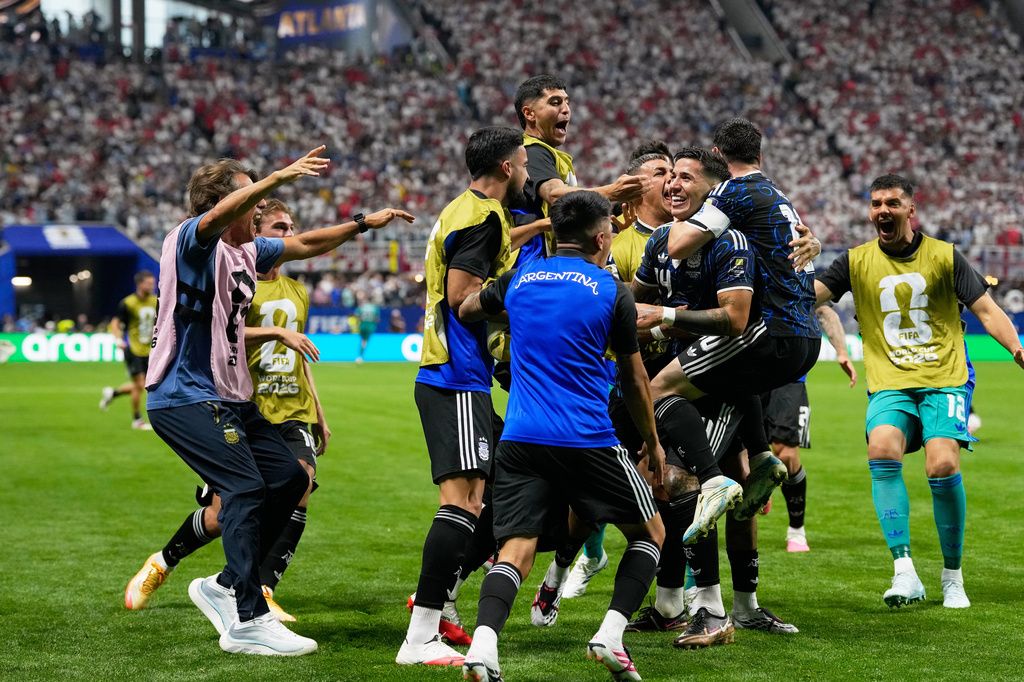 الأرجنتين تقلب الطاولة على إنجلترا وتبلغ نهائي مونديال 2026