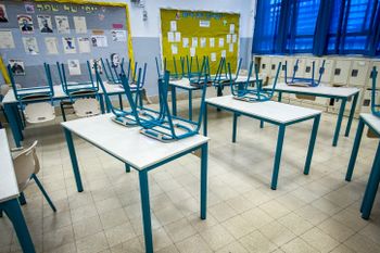 Une école vide à Tel Aviv, alors que les cours commencent à 10 heures du matin suite à une grève du syndicat des enseignants, le 19 juin 2022.