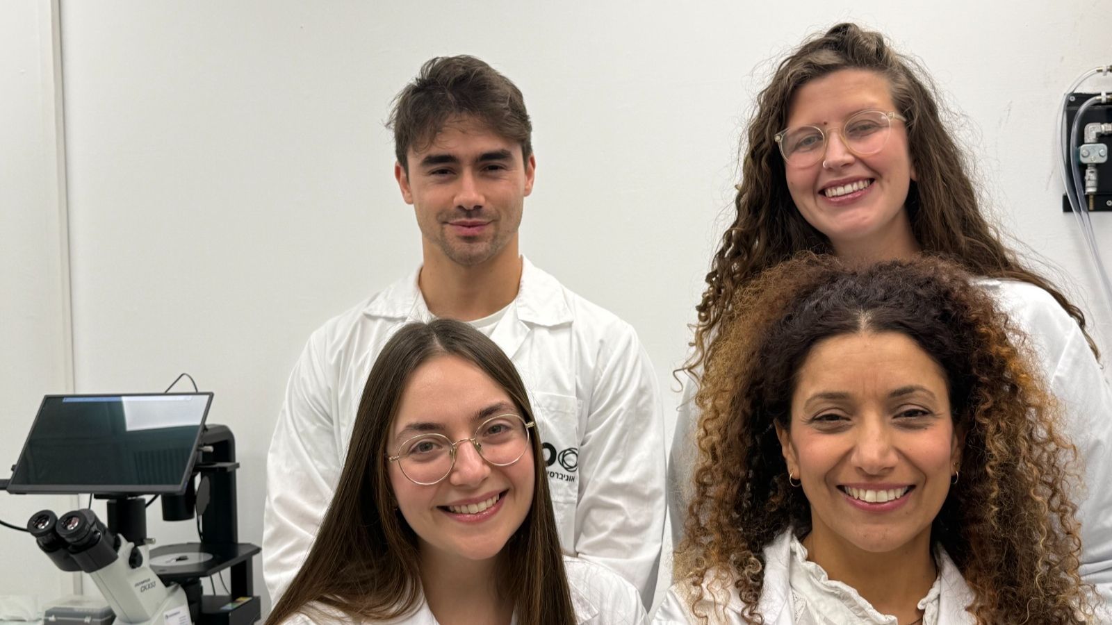 Des dinosaures à plumes incapables de voler : une découverte de l'université de Tel Aviv bouleverse l’histoire du vol