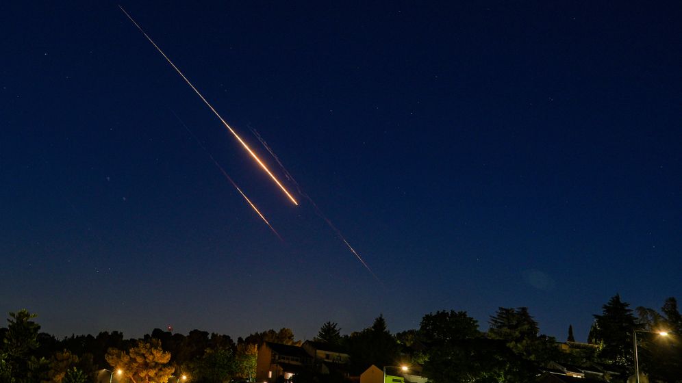 صاروخ إيراني يضرب مدينة إسرائيلية 16.6.25