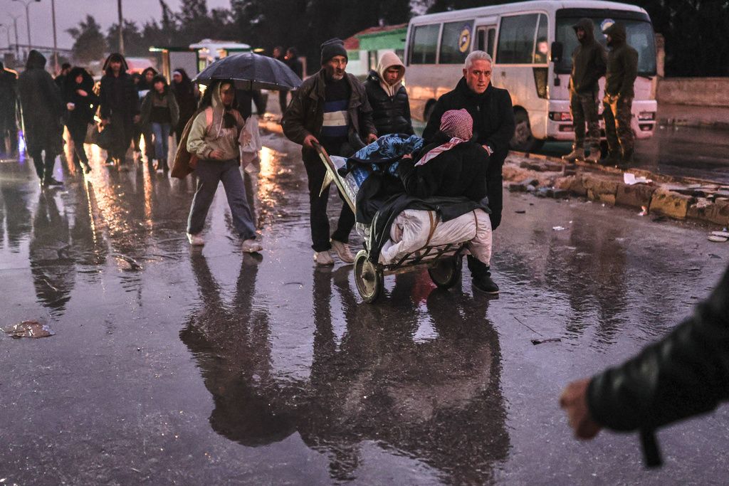 اشتباكات عنيفة في حي الشيخ مقصود بحلب… قتلى وجرحى ومدنيون محاصرون تحت القصف