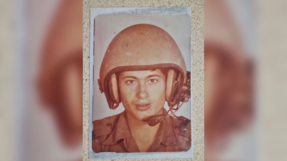 Le commandant Zvi Feldman