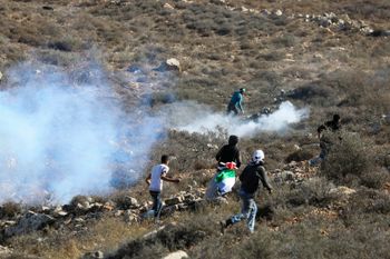 פלסטינים מתנגשים עם כוחות הביטחון בכפר קוסרה ביהודה ושומרון, ליד העיר שכם, ארכיון