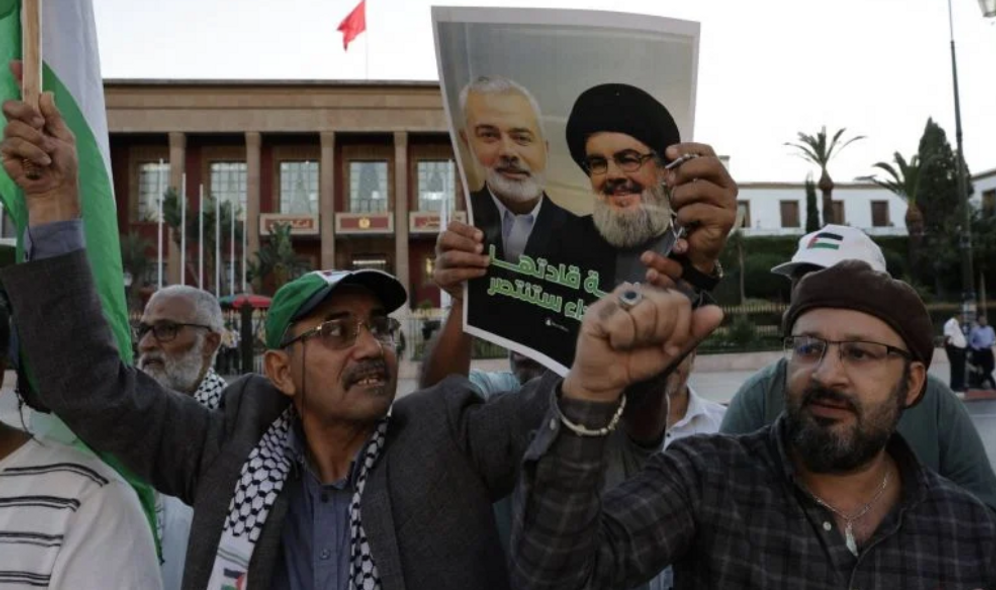 Manifestation à Rabat, au Maroc, pour le premier anniversaire du début de la guerre à Gaza, le 6 octobre 2024. 

