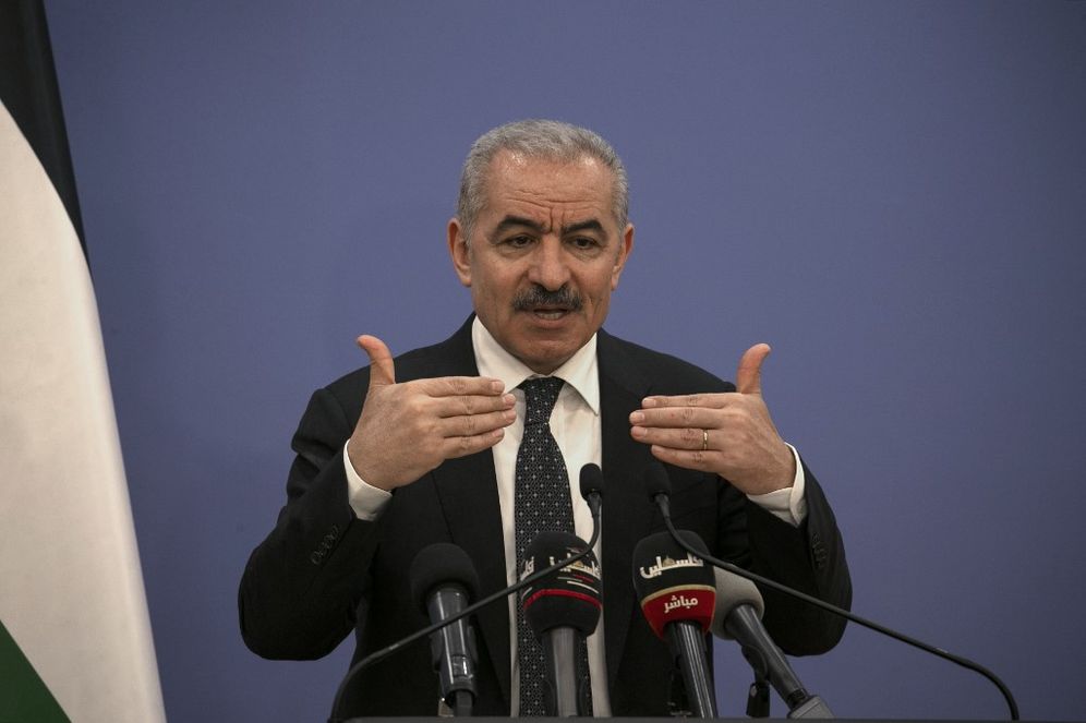 Le Premier ministre de l'Autorité palestinienne, Mohammad Shtayyeh, lors d'une conférence de presse à Ramallah en Cisjordanie le 5 mai 2020
