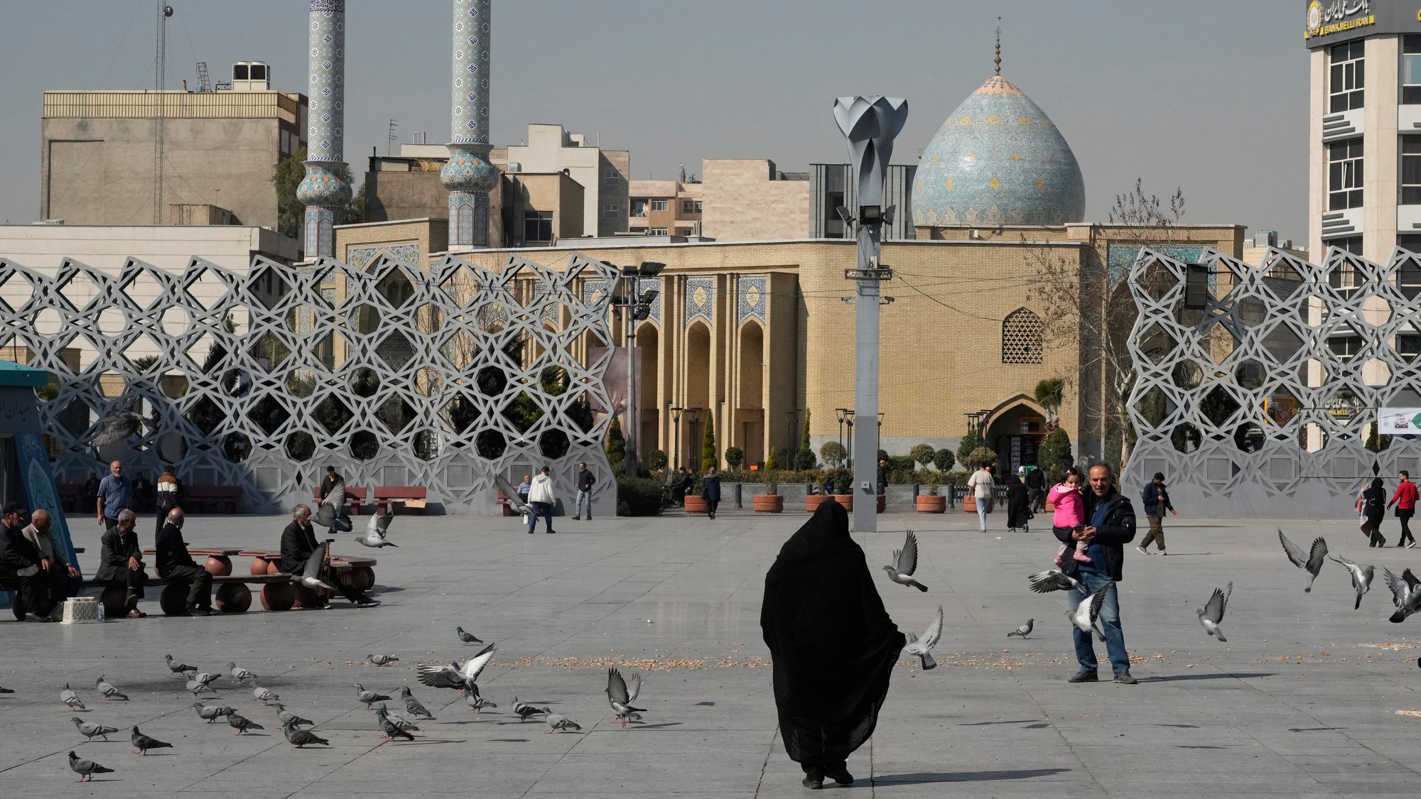 ماذا حققت إسرائيل من اختراق كاميرات المراقبة في العاصمة الإيرانية؟