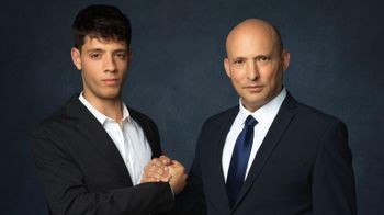 Yonatan Shalev, 23 ans, l'un des fondateurs de l'organisation "épaule contre épaule", rejoint le parti de Naftali Bennett