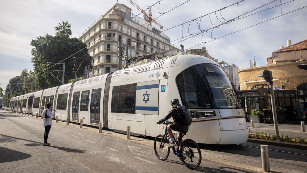 Miriam Alster/Flash90. The light rail in Gush Dan, archive