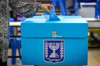 Photo by Olivier Fitoussi/Flash90 Israelis cast their ballots in the Israeli general elections, at a voting station in Jerusalem,on November 1, 2022.