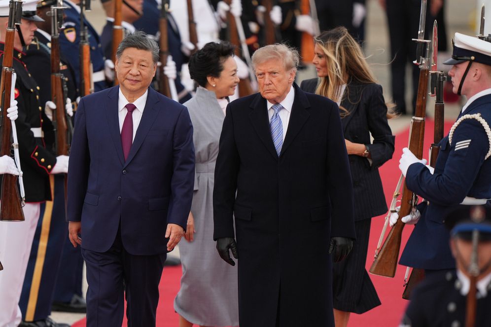 (AP Photo/Mark Schiefelbein) President Donald Trump and first lady Melania Trump greet Chinese President Xi Jinping and his wife Peng Liyuan as they arrive at Joint Base Andrews, Md., Wednesday, Sept. 23, 2026.