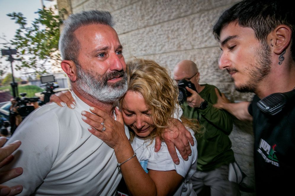 Natalie and Mordi Oknin, an Israeli couple who had been jailed for photographing the Turkish president's palace, seen after their arrival in their home in Modi'in, on November 18, 2021