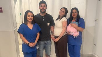 ד"ר טל בן וליד, עם התינוקת אלי, נועה ועמית הנדלר ו-ורד פרץ