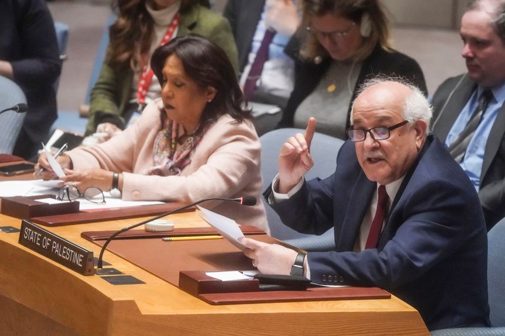 AP Photo/Bebeto Matthews السفير الفلسطيني لدى الأمم المتحدة رياض منصور- صورة ارشيفية
