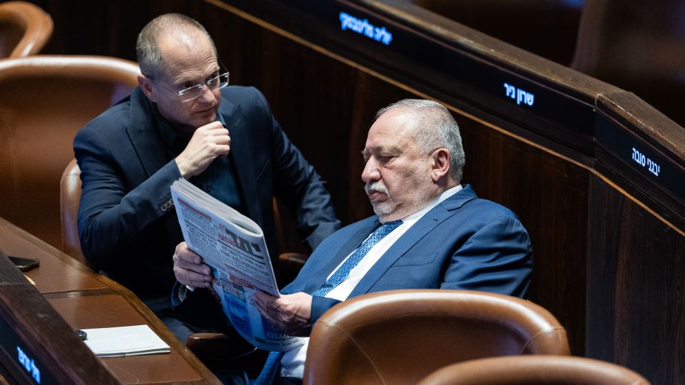 אביגדור ליברמן ועודד פורר, ארכיון