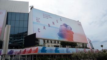 لافتة في فرنسا قبل مهرجان كان السينمائي لعام 2025، 11.5.25