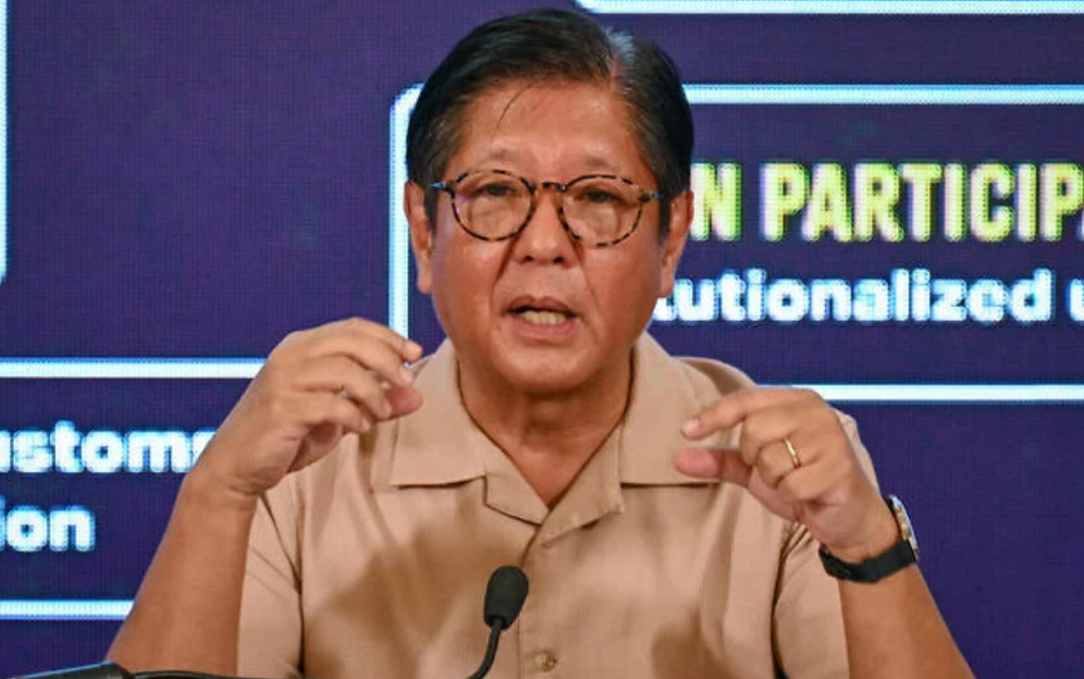 Le président philippin Ferdinand Marcos Jr. s'exprime lors d'une conférence de presse au palais Malacanang à Manille, le 13 novembre 2025. 