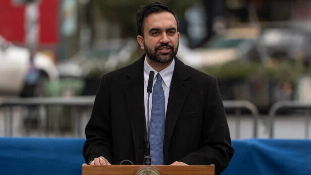 Le maire de New York, Zohran Mamdani, s'exprime lors d'une conférence de presse, le 7 janvier 2026, dans le quartier du Queens à New York. 