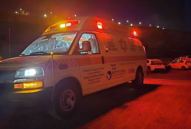 MDA ambulance, archive (the location and the people photographed have no connection to what is mentioned in the article)