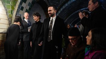 ראש עיריית ניו יורק זוהראן ממדאני במעמד השבעתו, לצד אשתו (משמאל), 1.1.25