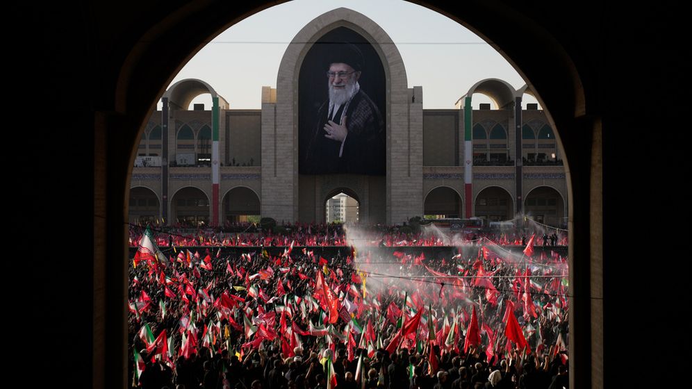 AP Photo/Altaf Qadri הלווייתו של המנהיג העליון של איראן עלי חמינאי, 05.07.2026
