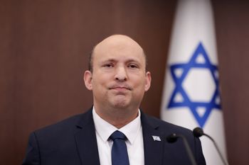 Le Premier ministre israélien Naftali Bennett lors d'une réunion du cabinet à son bureau à Jérusalem le 10 avril 2022