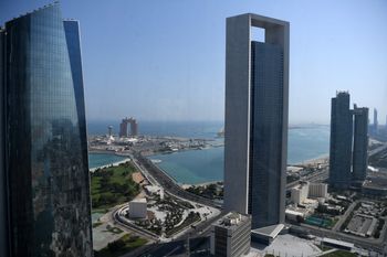 Une vue générale prise le 29 mai 2019 montre la capitale émiratie Abou Dhabi