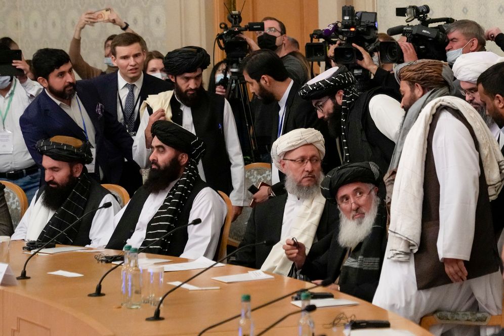 AP Photo/Alexander Zemlianichenko, Pool Délégation du mouvement des talibans afghans à Moscou, en Russie, le 20 octobre 2021