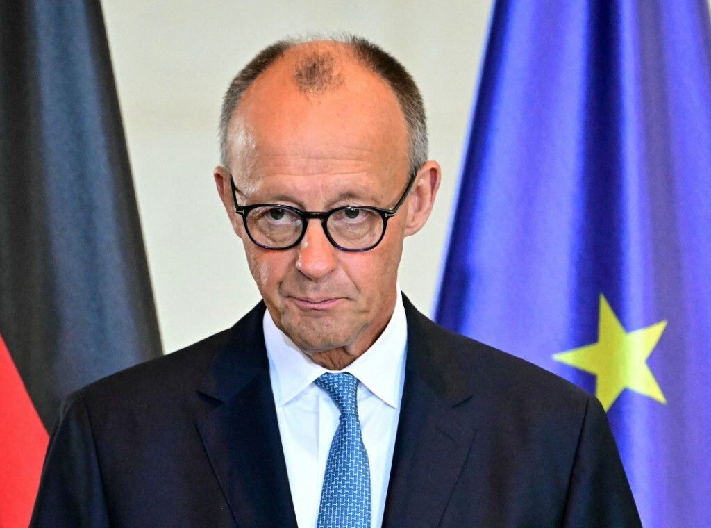 "J'ai honte" : ému aux larmes, le chancelier allemand dénonce la résurgence de l'antisémitisme