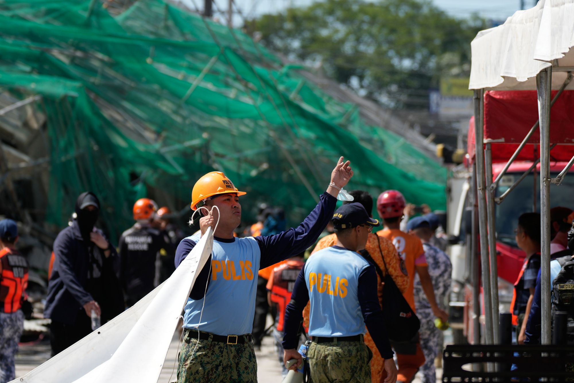 Philippines : plus de 20 personnes piégées après l’effondrement d’un immeuble