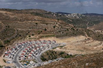 Projets de logement dans l'implantation israélienne de Givat Ze'ev en Cisjordanie