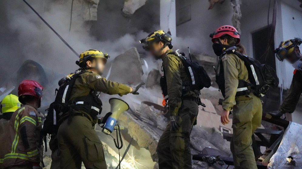 פיקוד העורף בזירת הנפילה בחיפה, הערב