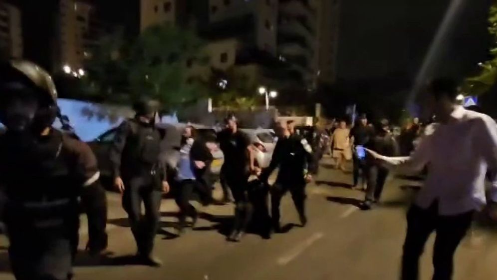 יוסף כהן The arrest of a Haredi (ultra-Orthodox) protester last night