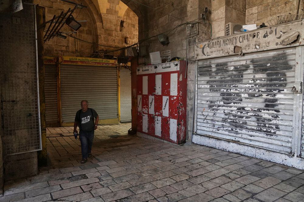 Palestinians Shutter Shops In East Jerusalem, Protesting Raids i24NEWS