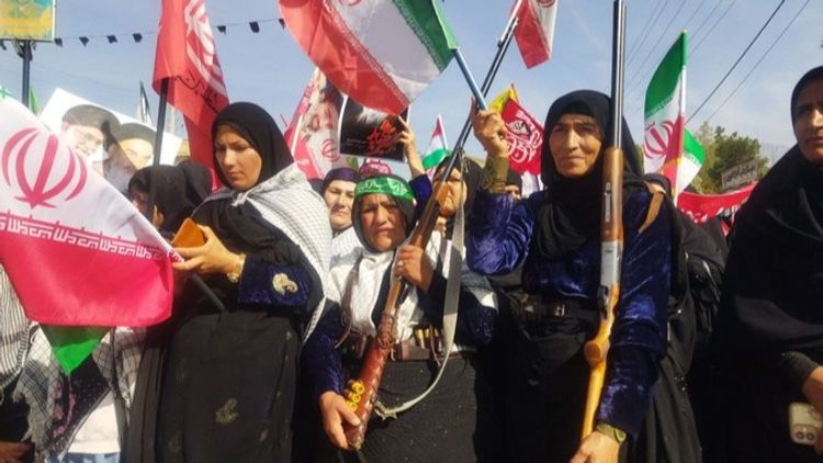 Rassemblement de soutien et mobilisation des femmes en faveur du régime en Iran