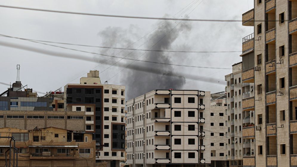 עשן בדמשק בעקבות התנגשויות אלימות בין חמושים תומכי המשטר לבני העה הדרוזית 30.4.25