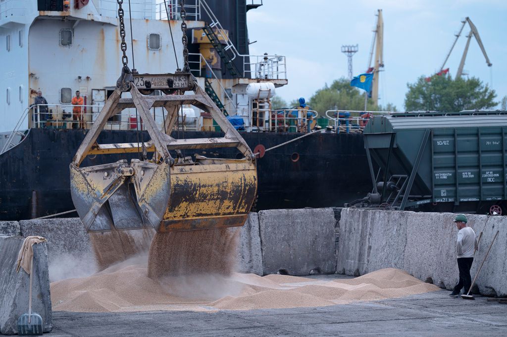 Ukraine And Poland To Engage In Talks Over Grain Dispute - Vimarsana News