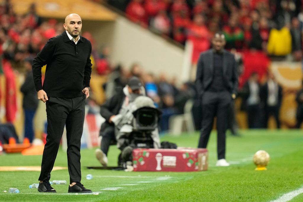 مبابي يقترح وليد الركراكي لتدريب ريال مدريد وسط خلافات متصاعدة