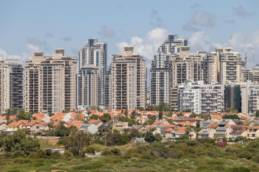 Dor Pazuelo/Flash90 Immeubles d'habitations à Netanya, Israël