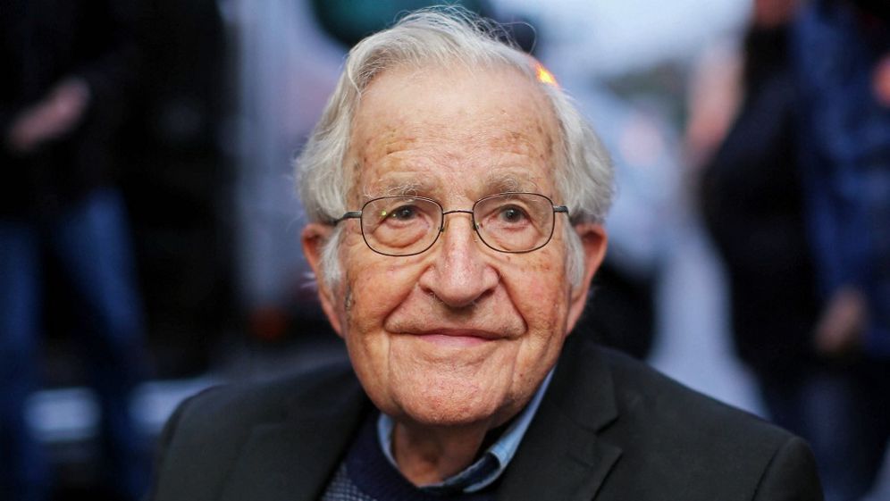 Le linguiste et militant politique américain juif anti-israélien, Noam Chomsky