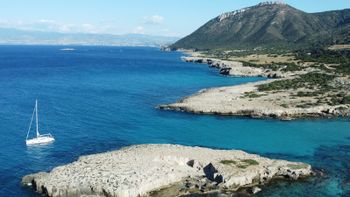 הלגונה הכחולה באיה נאפה, קפריסין