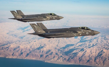 Image d'illustration : Les avions de chasse du deuxième escadron de F-35 de l'IAF, survolent le sud d'Israël.