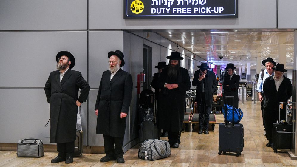 חרדים בנתב״ג, למצולמים אין קשר לנאמר
